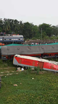 <i class="tbold">goods train</i> didn't get derailed