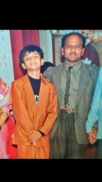 'Spy' <i class="tbold">actor nikhil</i>'s picture with his father