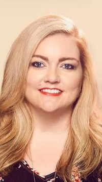 ​Colleen Hoover: 8 romance novels recommended by her