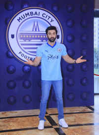 Click here to see the latest images of <i class="tbold">mumbai fc</i>