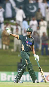 ​Younis Khan (Pakistan): 144 vs <i class="tbold">hong kong</i> (2004)