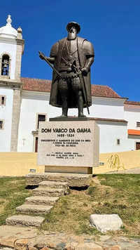 Vasco da <i class="tbold">gama</i> (c. 1460-1524)