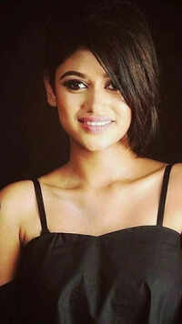 Latest News, Photos and Videos of Oviya