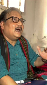 RJD MP Manoj Jha at relief camp