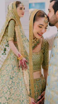 Sabyasachi on sale mehndi dresses