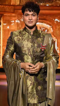 Dholkichya Talavar judge Ashish Patil's quirky outfits