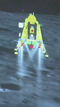 <i class="tbold">vikram lander</i> & Pragyan Rover