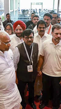 ​Rahul Gandhi met with UBT & <i class="tbold">ncp leader</i>s​