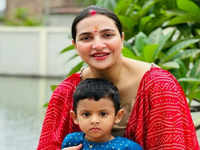 Mommy and <i class="tbold">yuvaan</i>