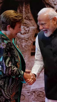 PM Modi welcomed IMF director <i class="tbold">kristalina georgieva</i>