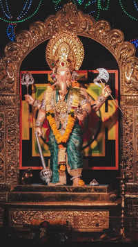 Trending photos of <i class="tbold">Anant Chaturdashi</i> on TOI today