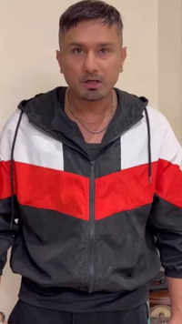 <i class="tbold">Honey Singh</i>