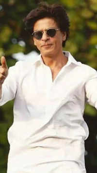 ​Shah Rukh Khan (born <i class="tbold">abdul rashid</i> Khan)​