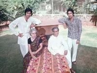 ​Amitabh Bachchan talks about his brother <i class="tbold">ajitabh bachchan</i>