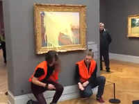 ​<i class="tbold">mash</i>ed potatoes at a Monet painting