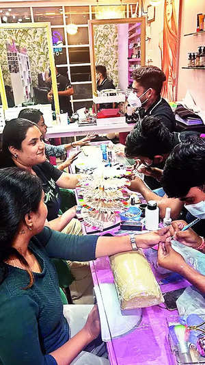 Dazzle Nails – Beauty Salon in Pune, reviews, prices – Nicelocal