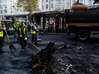 O'Connell Street in turmoil: Bus burned, stores <i class="tbold">loot</i>ed