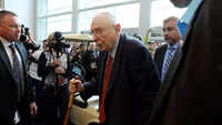 ​<i class="tbold">munger</i> didn’t even spare Wall Street
