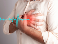 ​How to tell if someone is having a heart attack​
