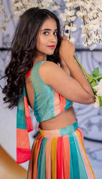 <i class="tbold">deepthi</i> Sunaina's multicolor lehenga is all about glam