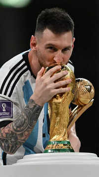 ​<i class="tbold">Lionel Messi</i>