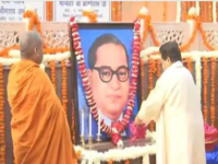 <i class="tbold">Mayawati</i> paid tribute in Lucknow at the party office