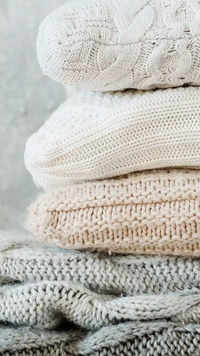 <i class="tbold">knitted</i> blankets