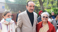 <i class="tbold">Ghulam Nabi Azad</i>