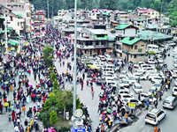 <i class="tbold">manali</i>'s holiday traffic surge