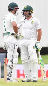 <i class="tbold">1st test</i>, Day 2: South Africa take lead against India