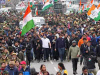 ​<i class="tbold">bharat jodo yatra</i> ends 'with a new beginning' in Srinagar