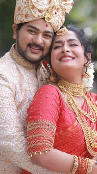 ​Patharamattu: Adorable clicks of reel couple <i class="tbold">anusha</i> and Akash​