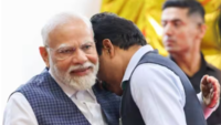 PM Modi hugged and congratulated <i class="tbold">isro chief</i> for Chandrayaan 3 milestone