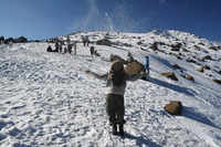 <i class="tbold">gulmarg</i>'s Chilly Weather