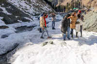 Chilling Temperatures in <i class="tbold">pahalgam</i>