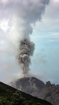 Mount Vesuvius, <i class="tbold">79</i> AD
