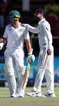 2nd Test: India in control after wickets tumble in <i class="tbold">cape town</i>