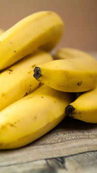 ​<i class="tbold">banana</i>s in winter