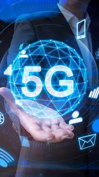 <i class="tbold">5g technology</i>​