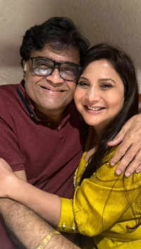 Heartwarming pics of power couple Nivedita Joshi and<i class="tbold"> ashok saraf</i>