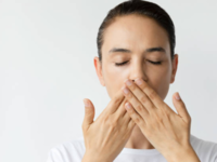 ​A <i class="tbold">bad breath</i> can ruin your opportunities​