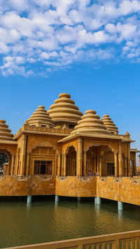 Ram Tirath Temple, <i class="tbold">amritsar</i>