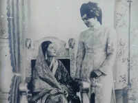 Maharani Gayatri Devi and Maharaja <i class="tbold">sawai man singh</i> II