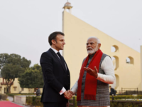PM Modi explains UPI <i class="tbold">digital payments</i> system to Macron