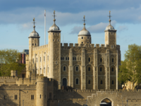 <i class="tbold">tower of london</i> (London, England)