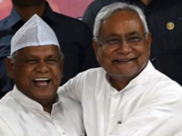 Takes oath for fourth time after <i class="tbold">manjhi</i> steps down