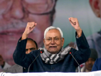 Bihar <i class="tbold">cm nitish kumar</i> may switch sides and join NDA