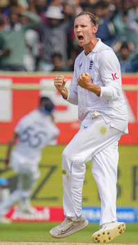 Hartley-Ahmed <i class="tbold">bowl out</i> India for 255