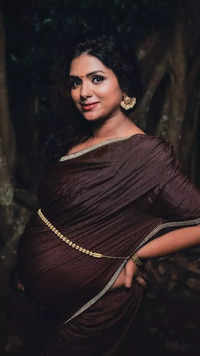 <i class="tbold">lekshmi pramod</i> radiates pregnancy glow in these pics​