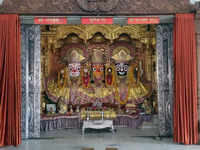 ​How is the English word Juggernaut associated with <i class="tbold">lord jagannath</i> of Puri?​